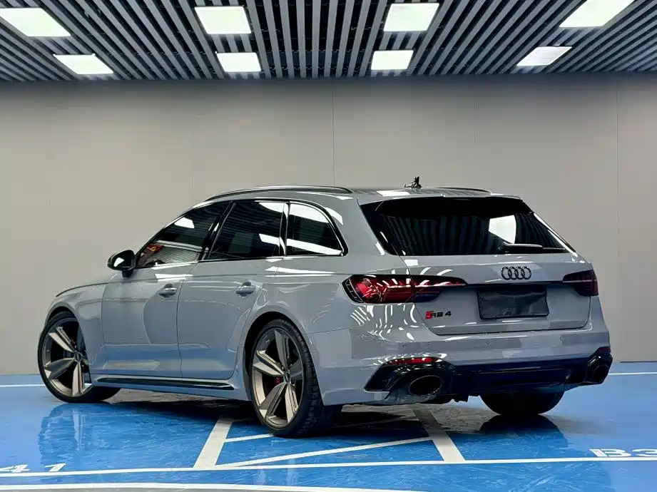 Audi RS 4 2021