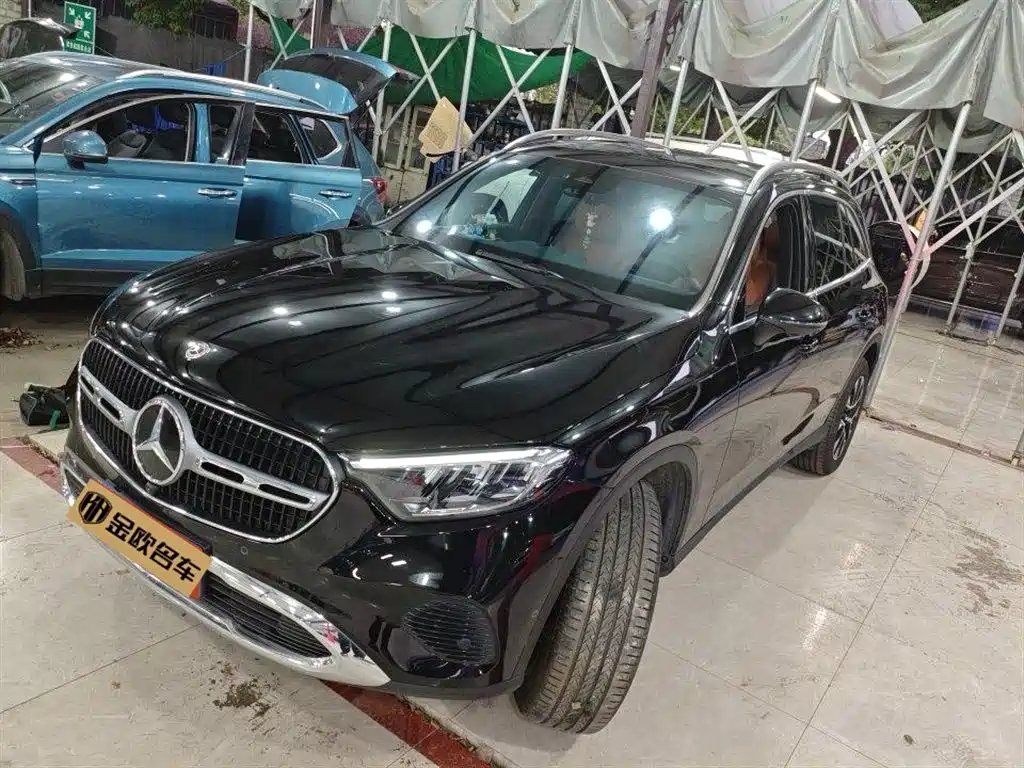 Mercedes-Benz GLC 2025