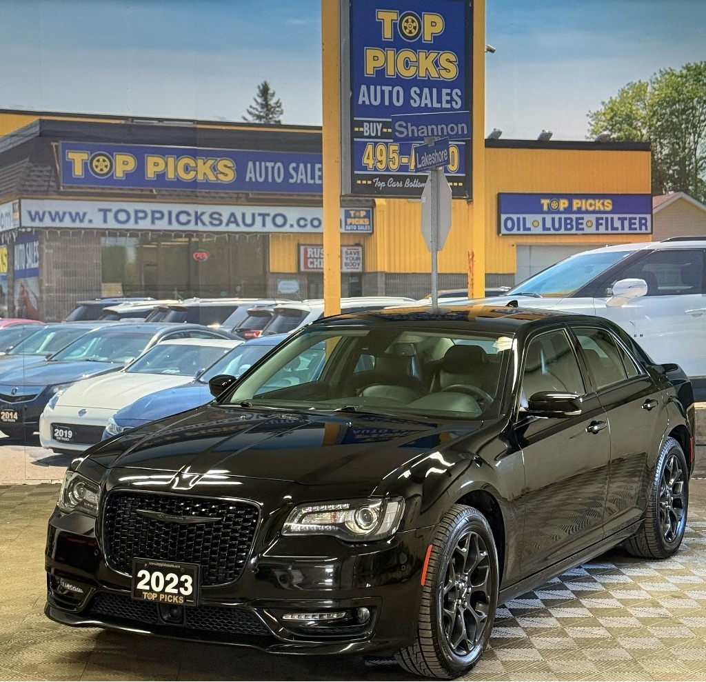 Chrysler 300 2023