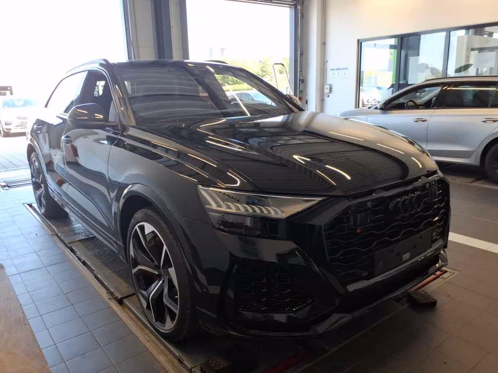 Audi RSQ8 2023
