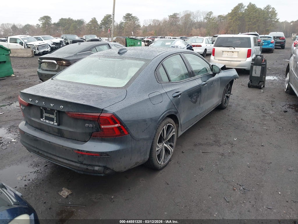 Volvo S60 2024