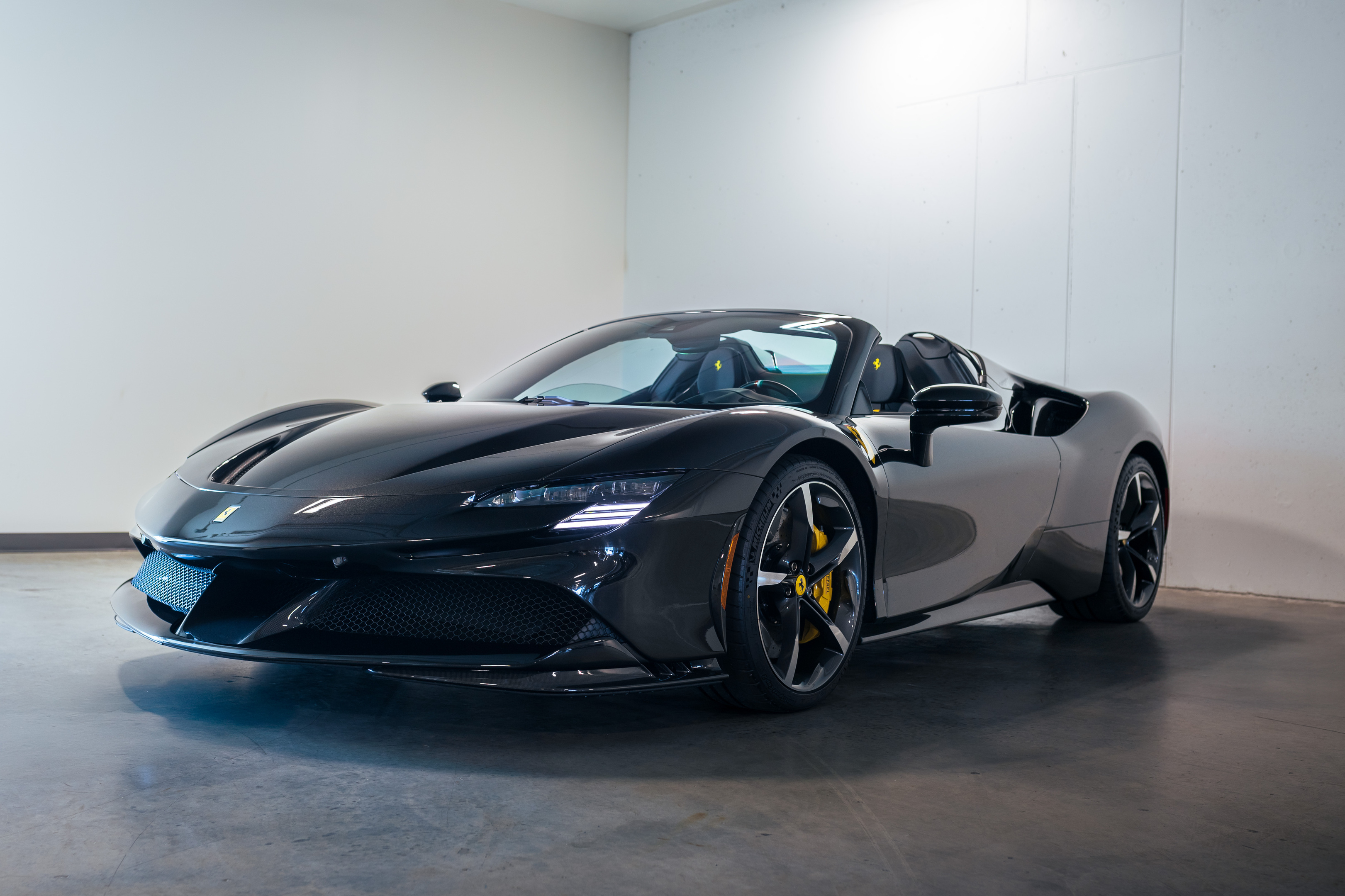 Ferrari SF90 2024
