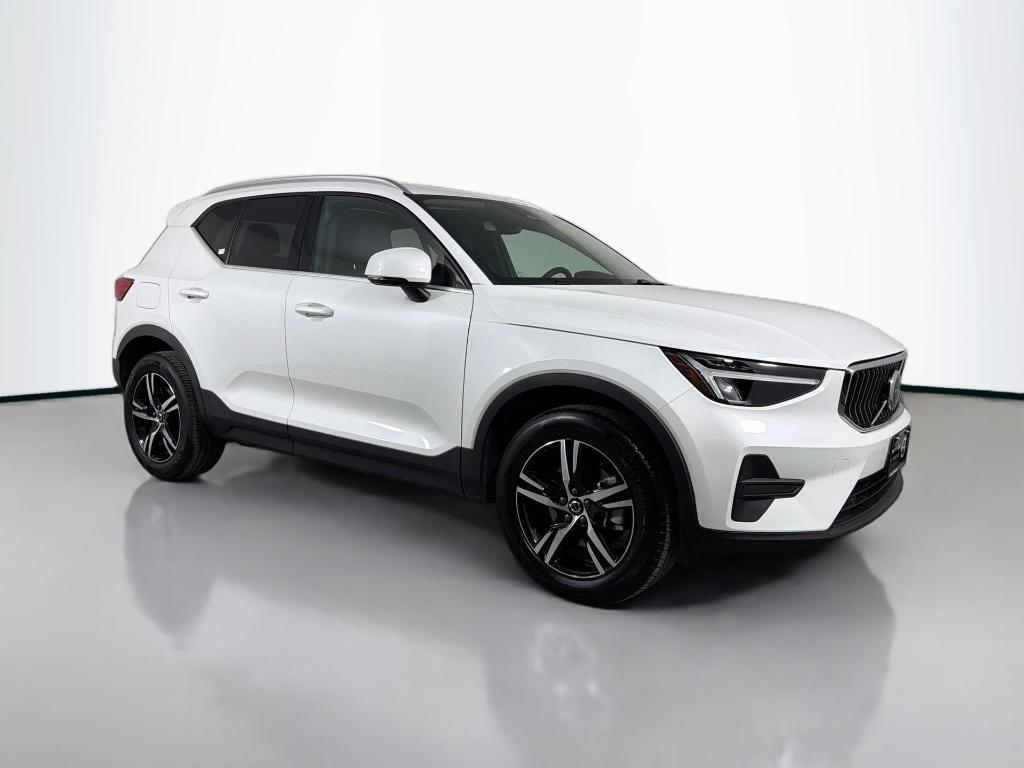 Volvo XC40 2025