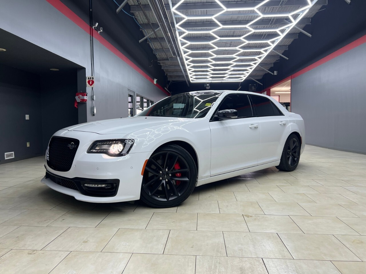 Chrysler 300 2023