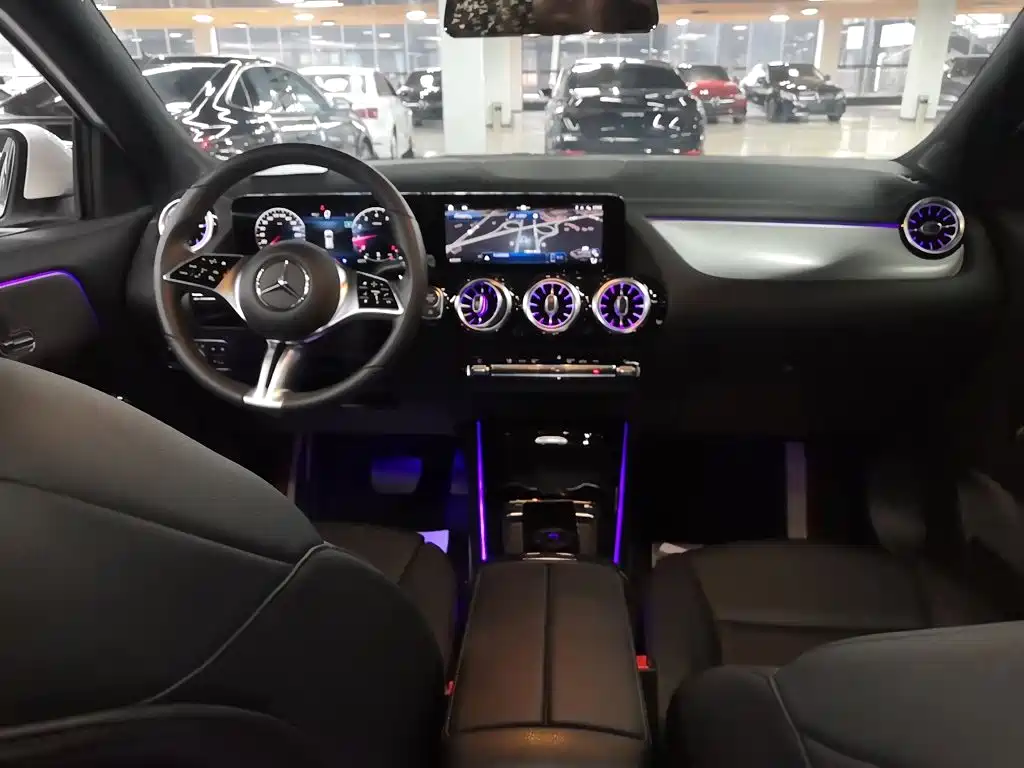 Mercedes-Benz GLA 2024