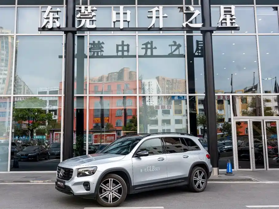 Mercedes-Benz GLB 2023