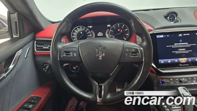 Maserati Ghibli 2021