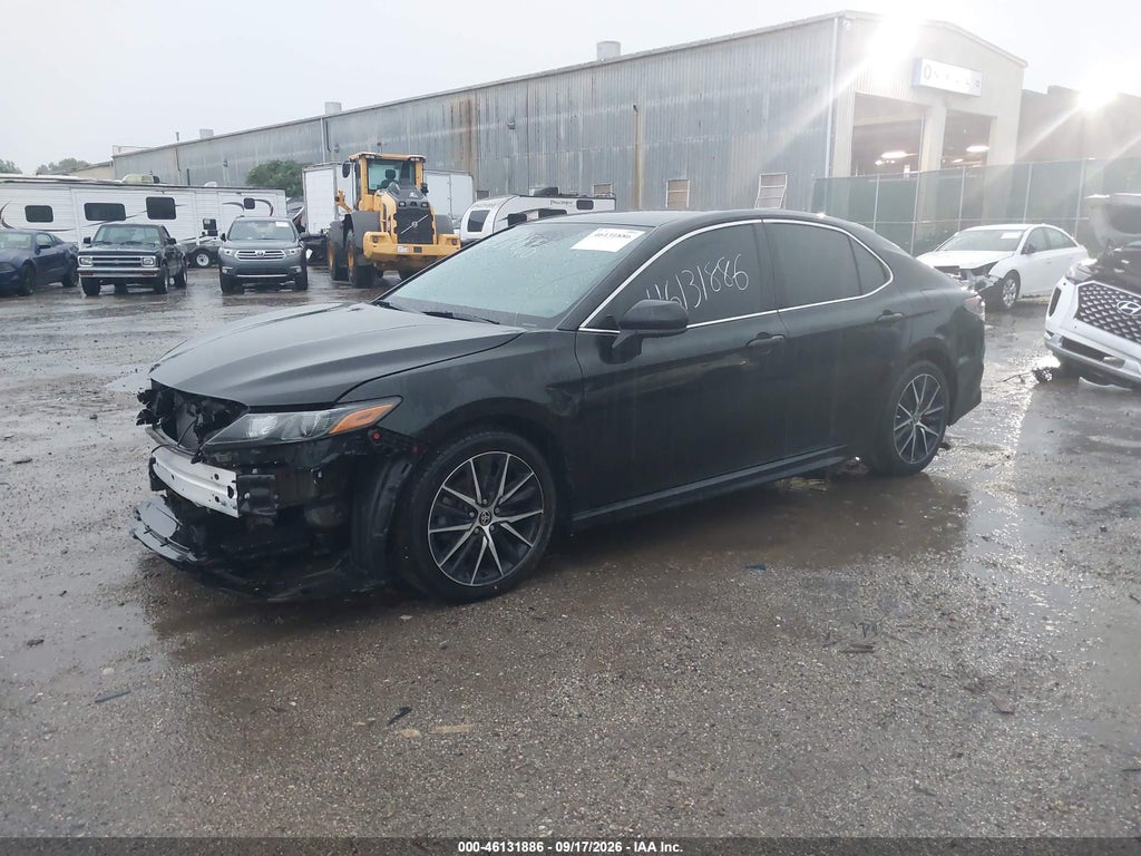 Toyota Camry 2021