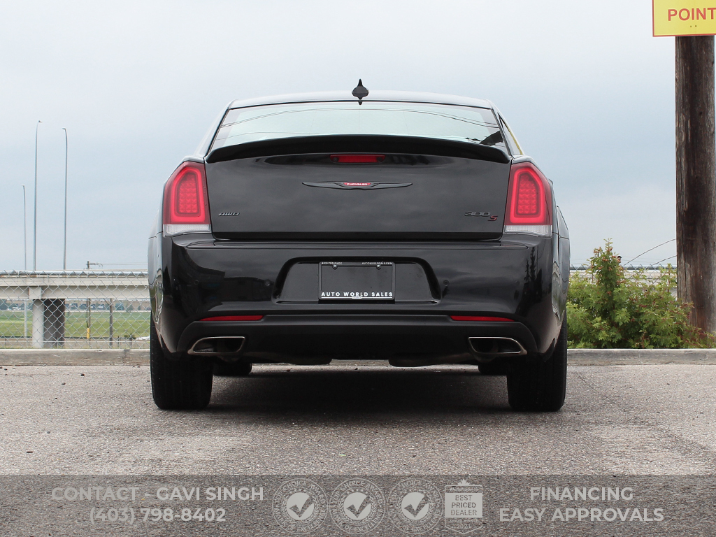 Chrysler 300 2023