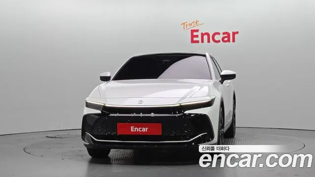 Toyota Crown 2023