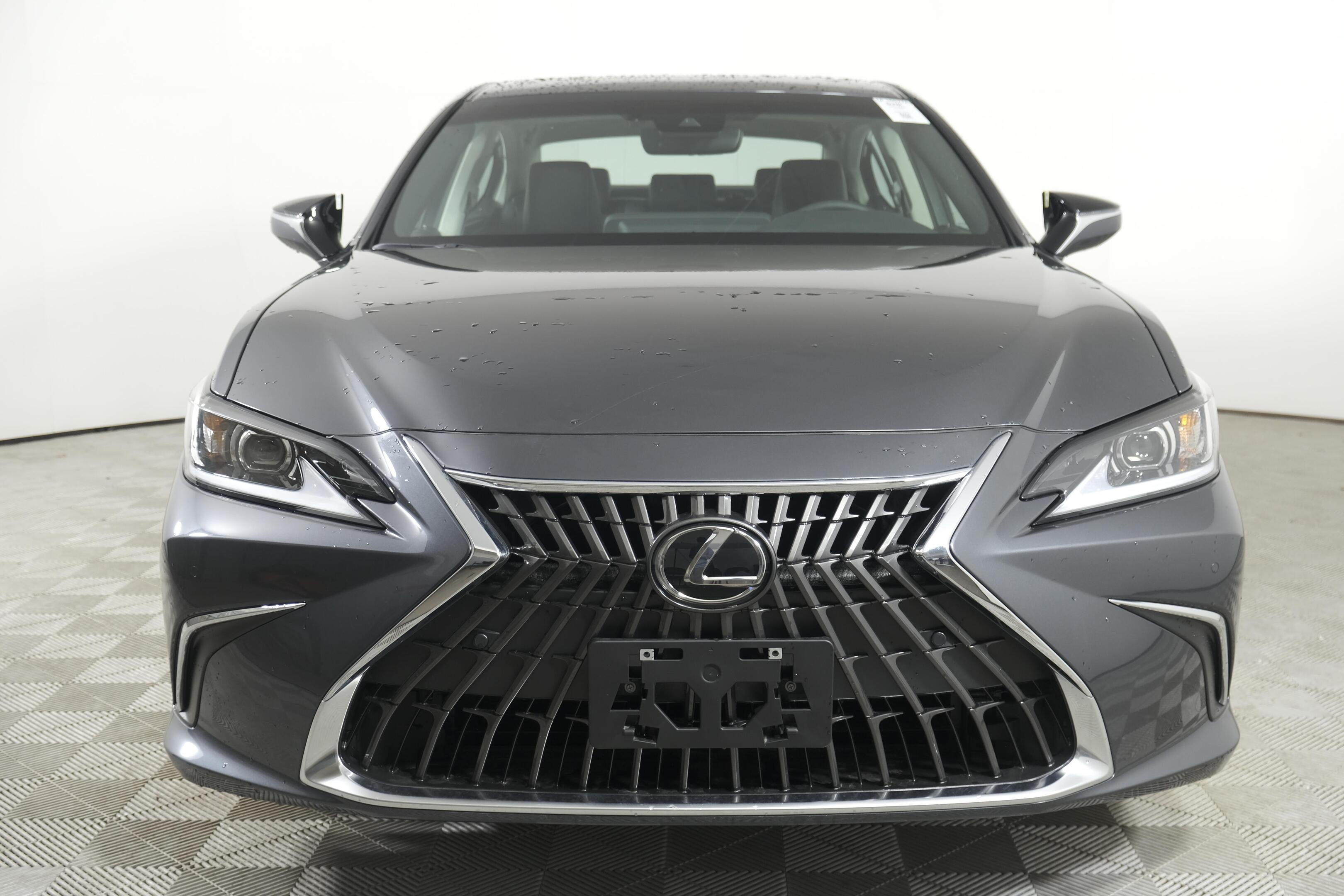 Lexus ES 2025
