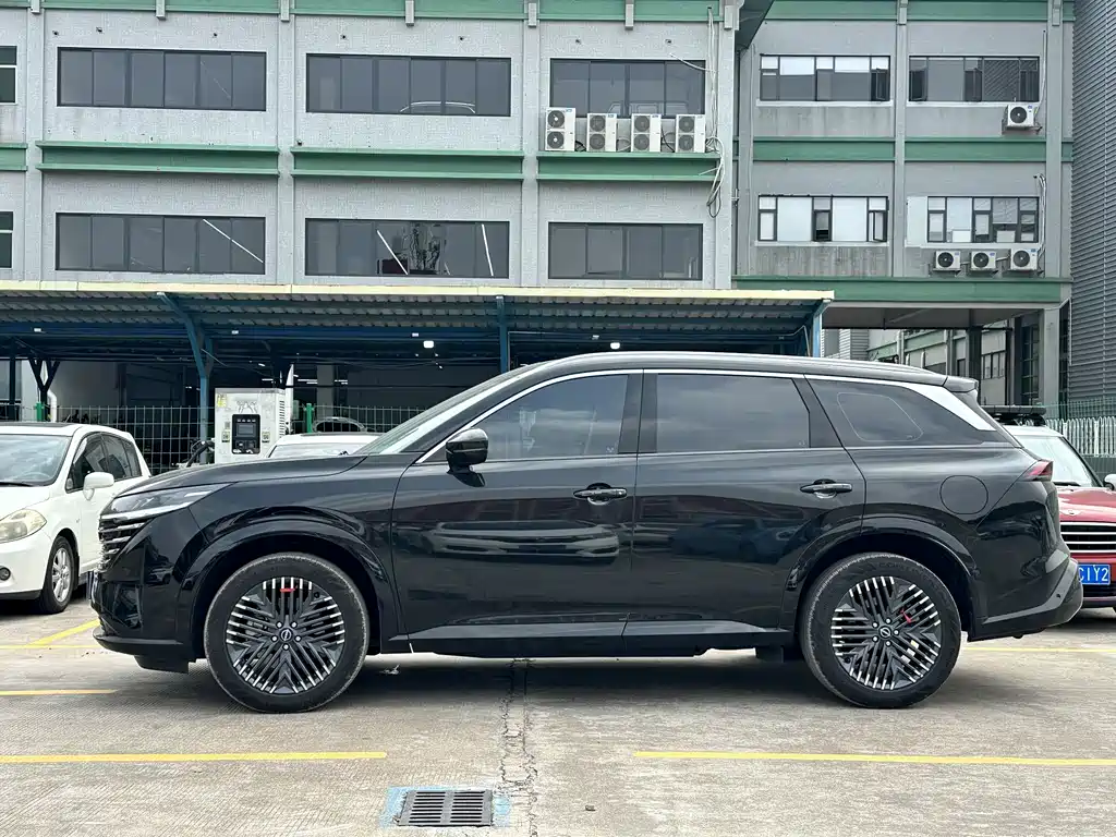 Nissan Pathfinder 2025
