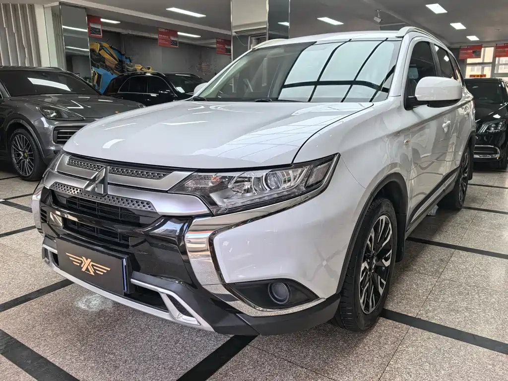 Mitsubishi Outlander 2021