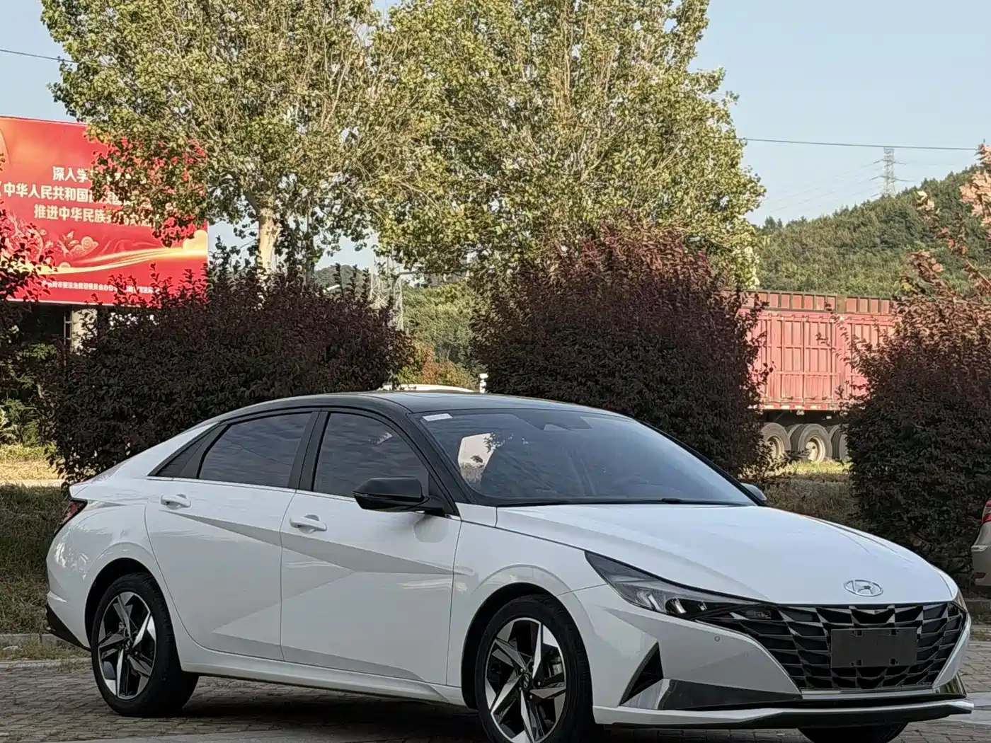 Hyundai Elantra 2023