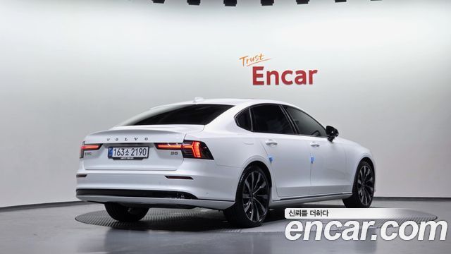Volvo S90 2025