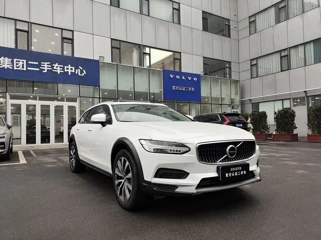 Volvo V90 2022