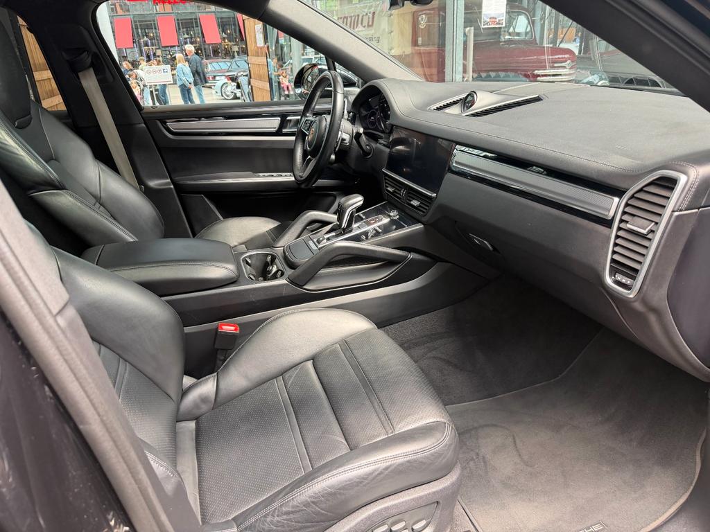Porsche Cayenne 2022