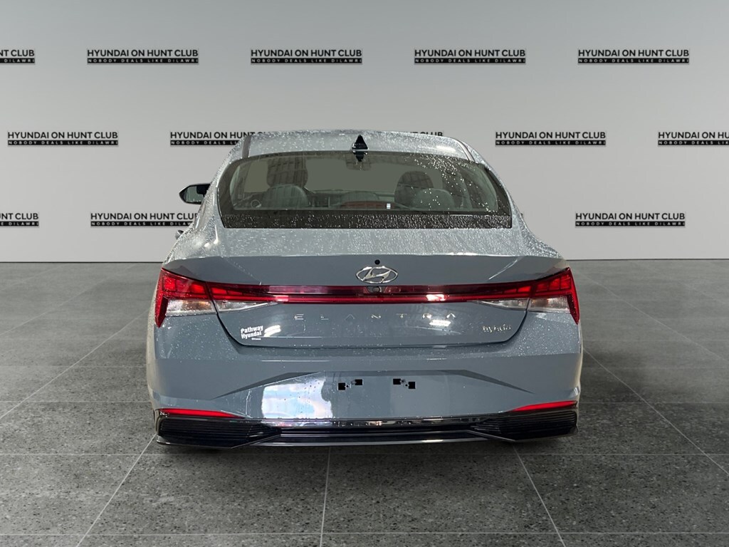 Hyundai Elantra 2022