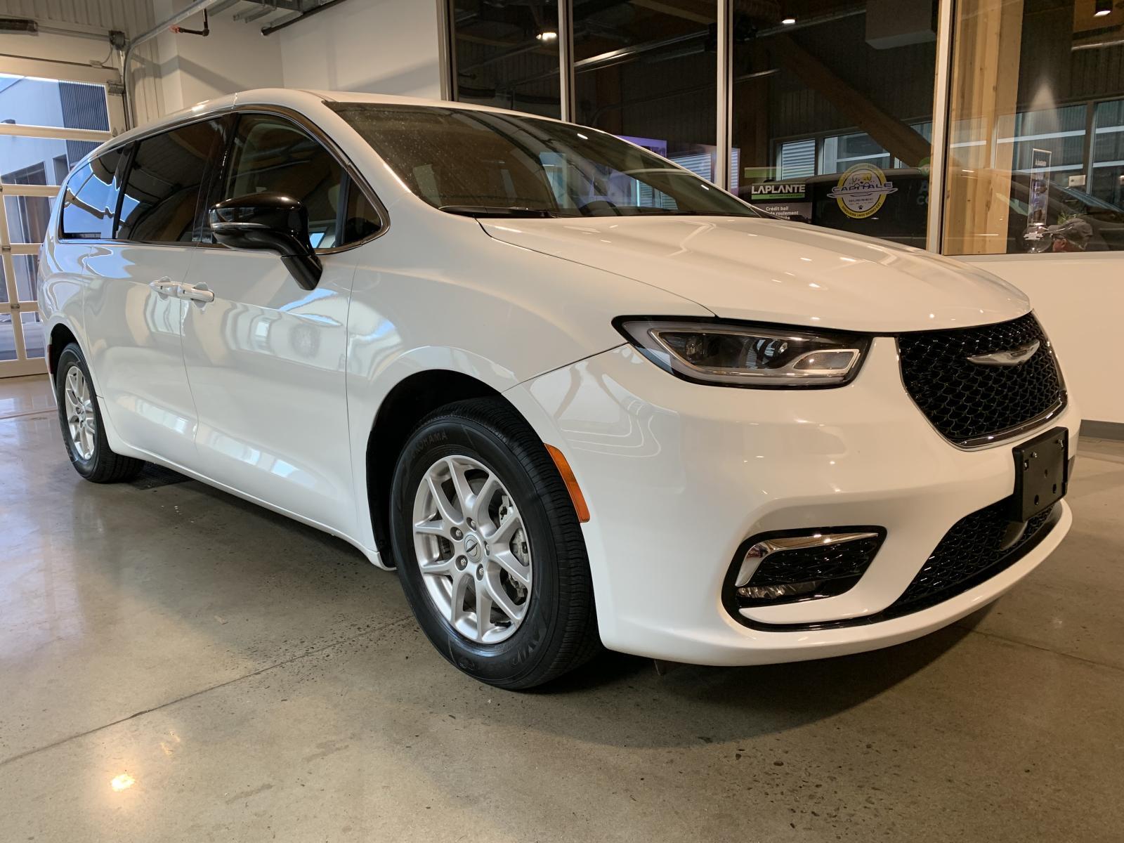 Chrysler Pacifica 2024