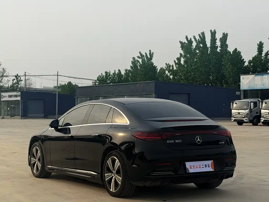 Mercedes-Benz EQE 2024