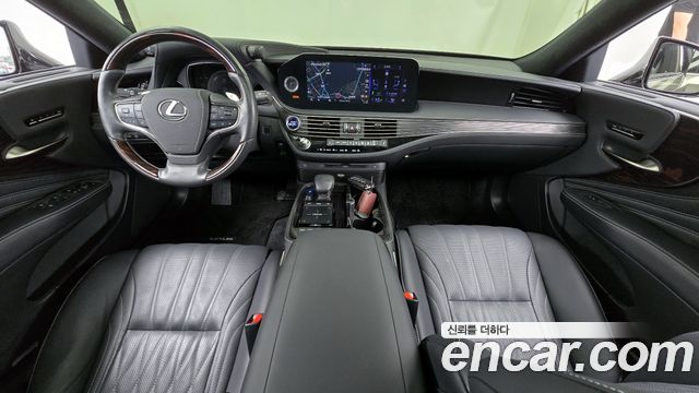 Lexus LS 2022