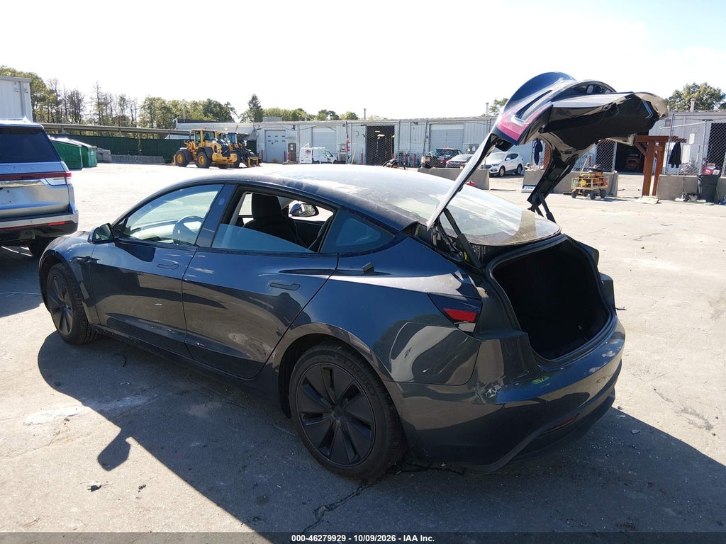Tesla Model 3 2024