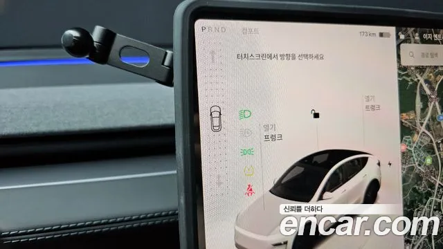 Tesla Model Y 2025