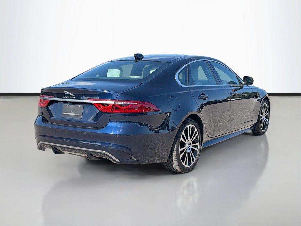 Jaguar XF 2024