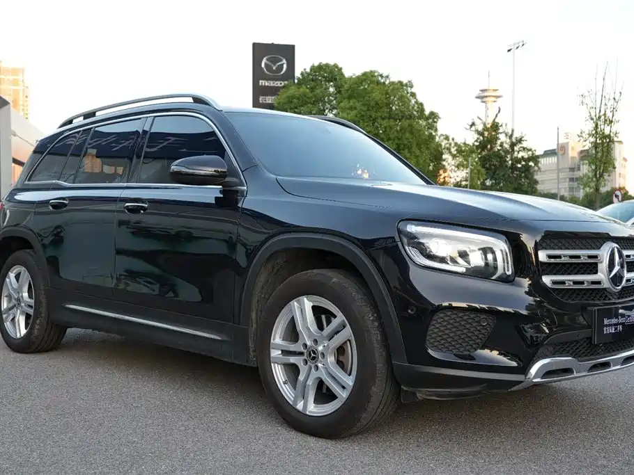 Mercedes-Benz GLB 2023