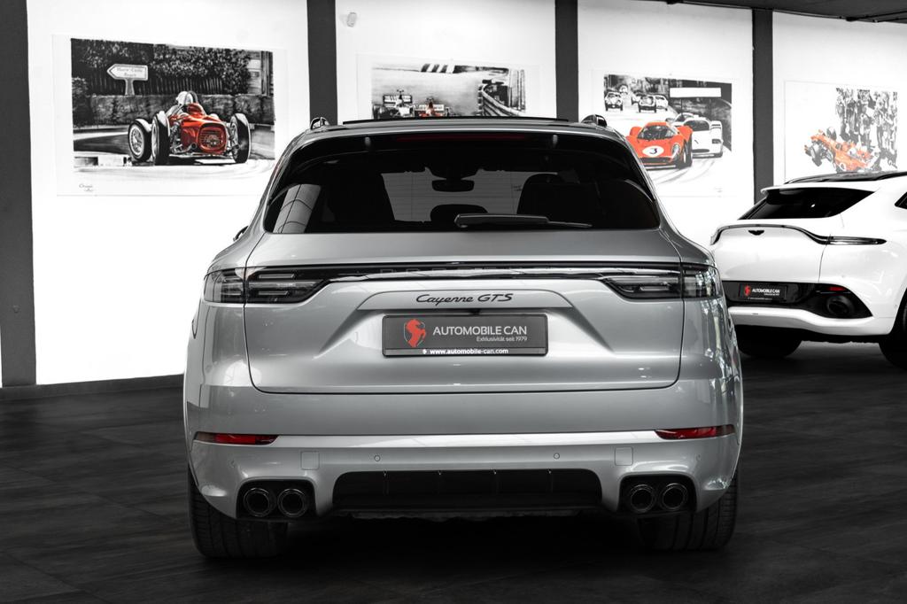 Porsche Cayenne 2022