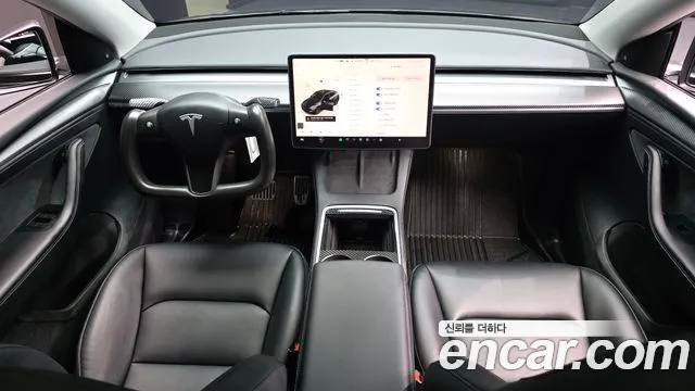 Tesla Model Y 2024
