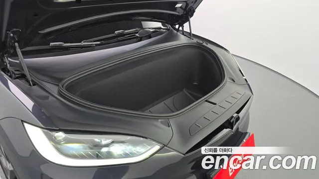 Tesla Model X 2024