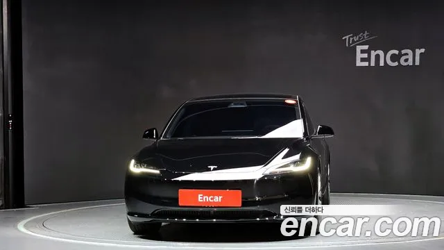 Tesla Model 3 2025