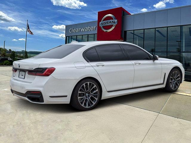 BMW 750 2022