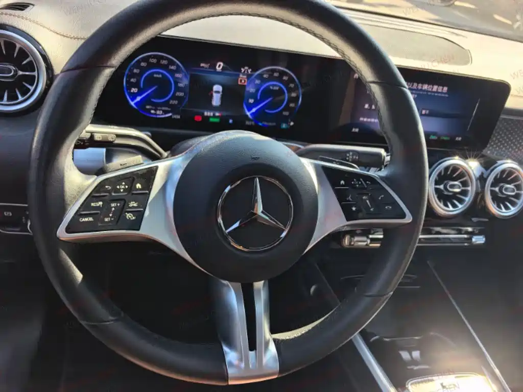 Mercedes-Benz EQB 2024