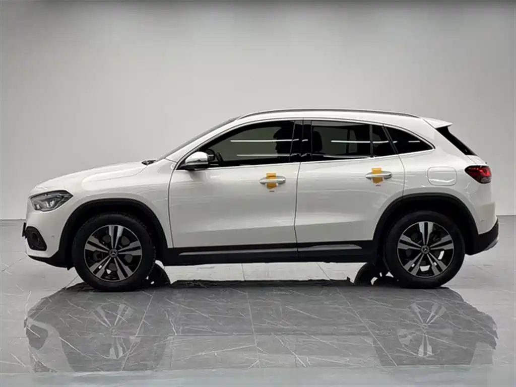 Mercedes-Benz GLA 2024