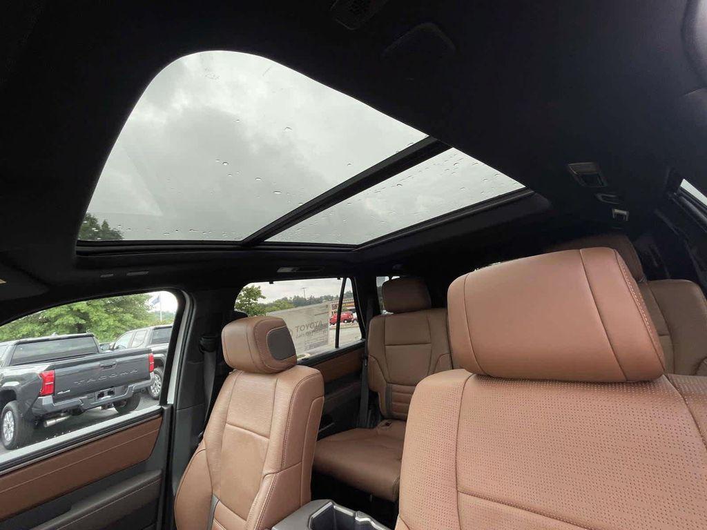 Toyota Sequoia 2026