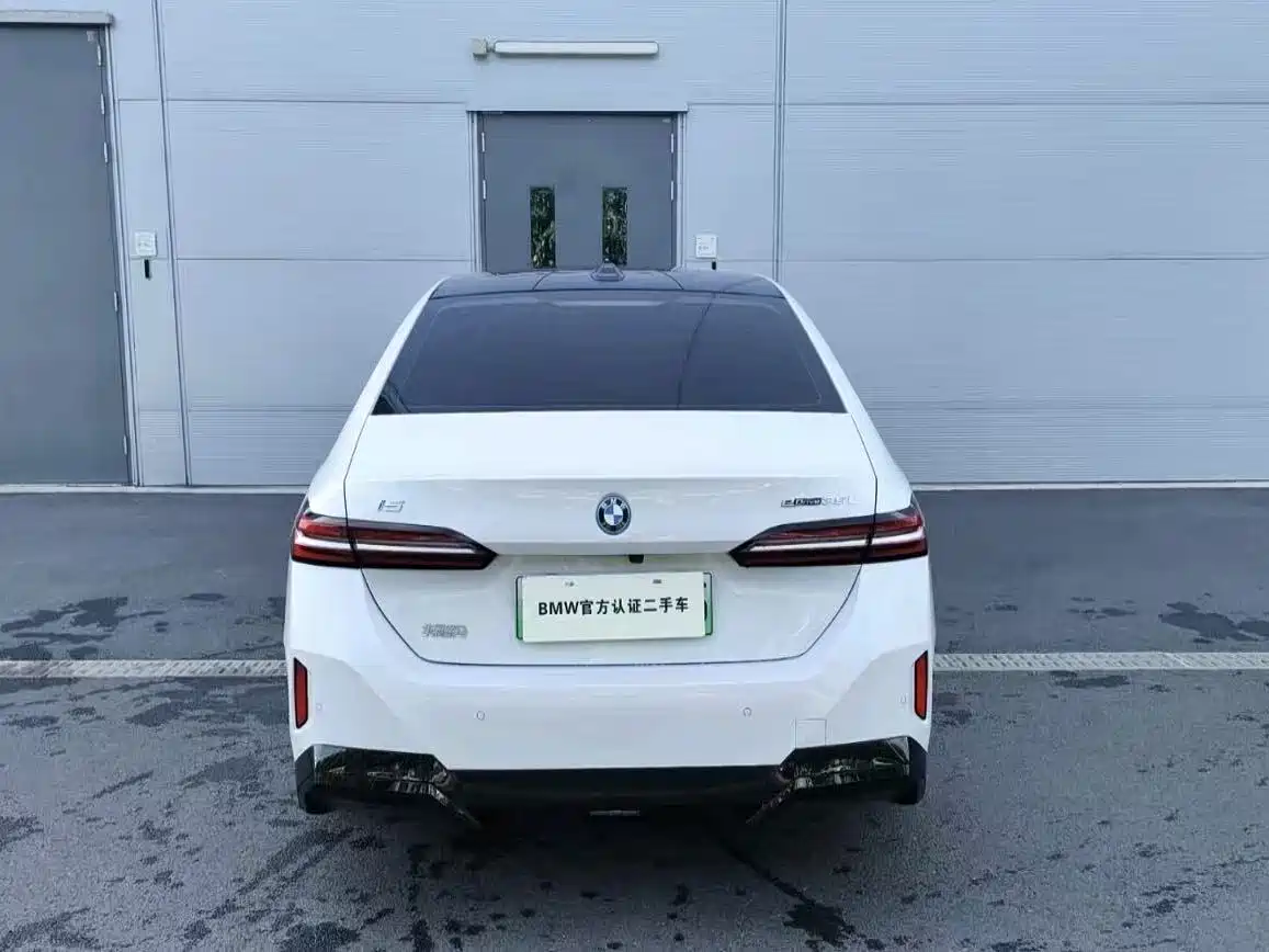BMW i5 2026