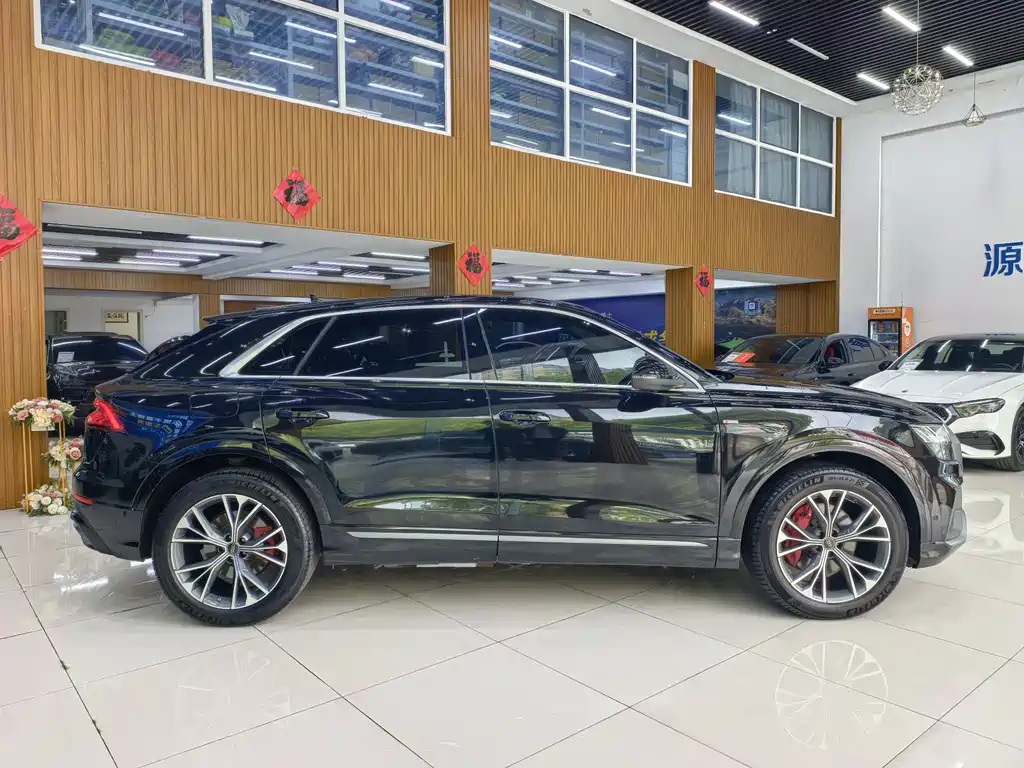 Audi Q8 2023