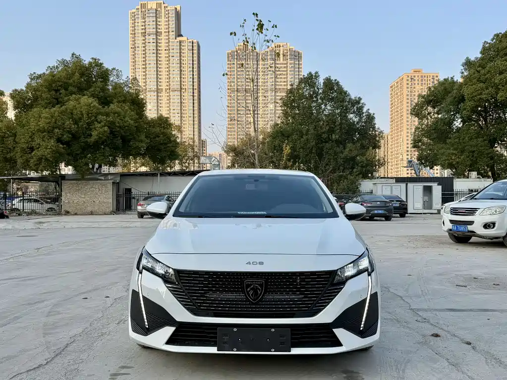 Peugeot 408 2025
