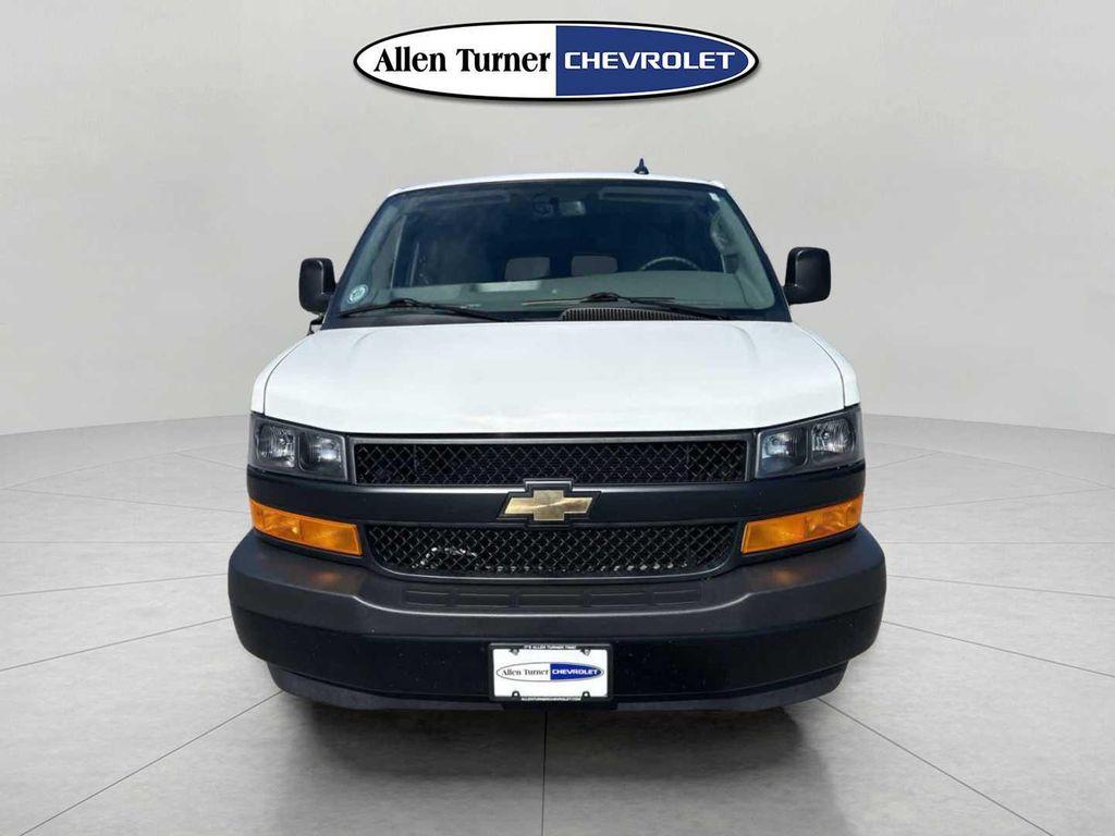 Chevrolet Express 2025