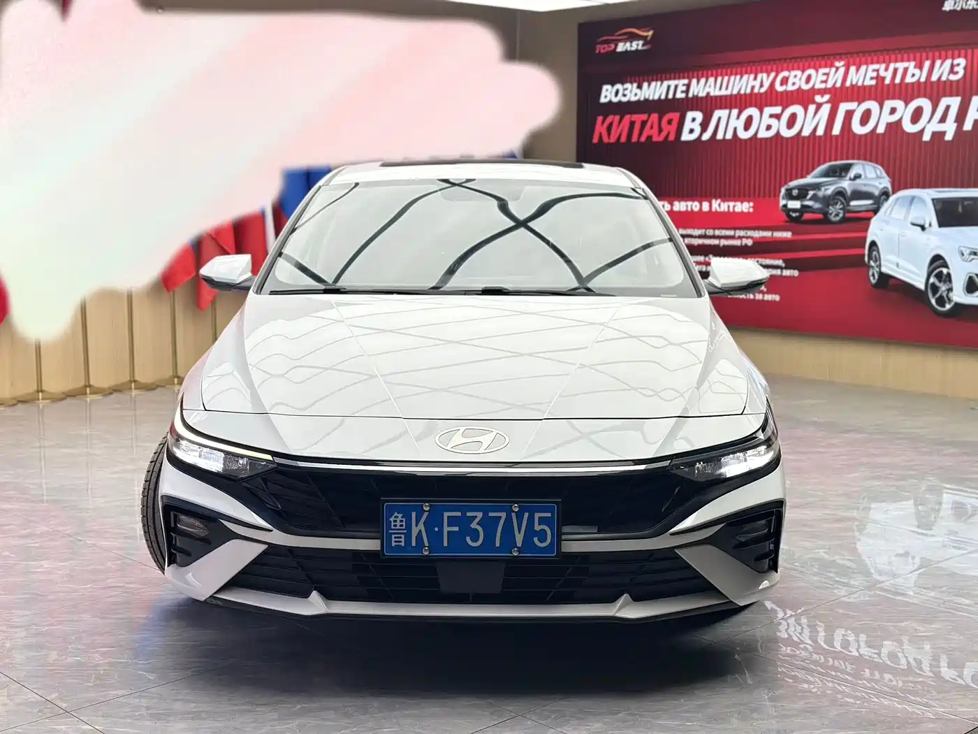 Hyundai Elantra 2023