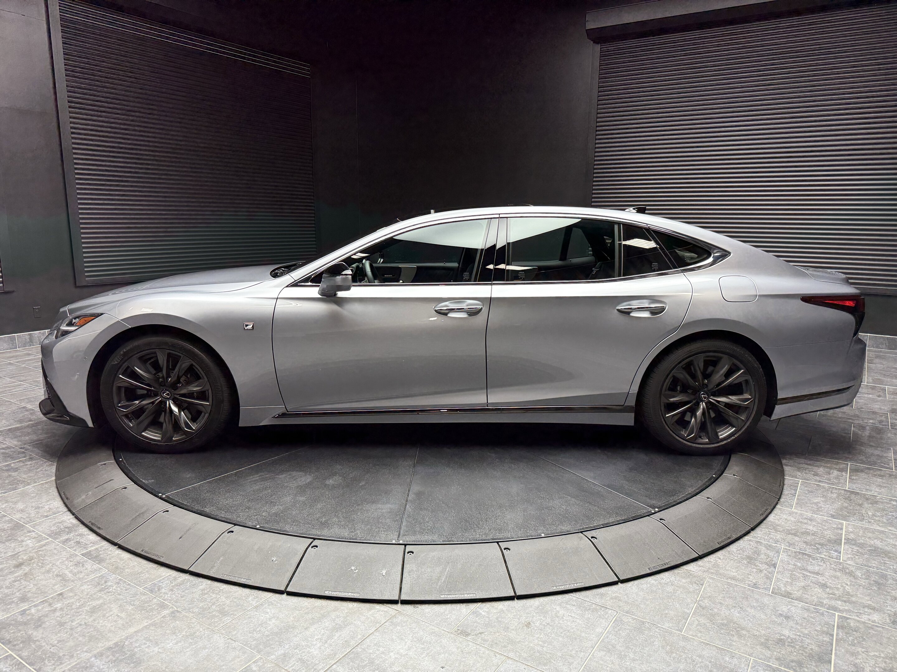 Lexus LS 2025