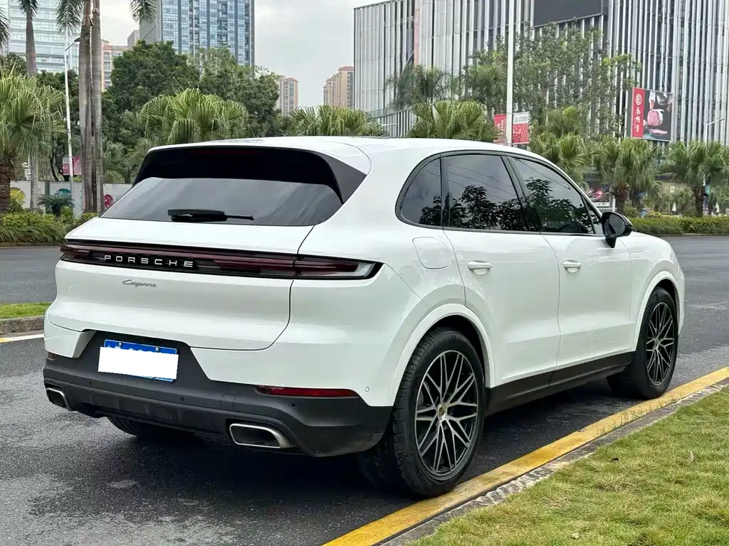 Porsche Cayenne 2025