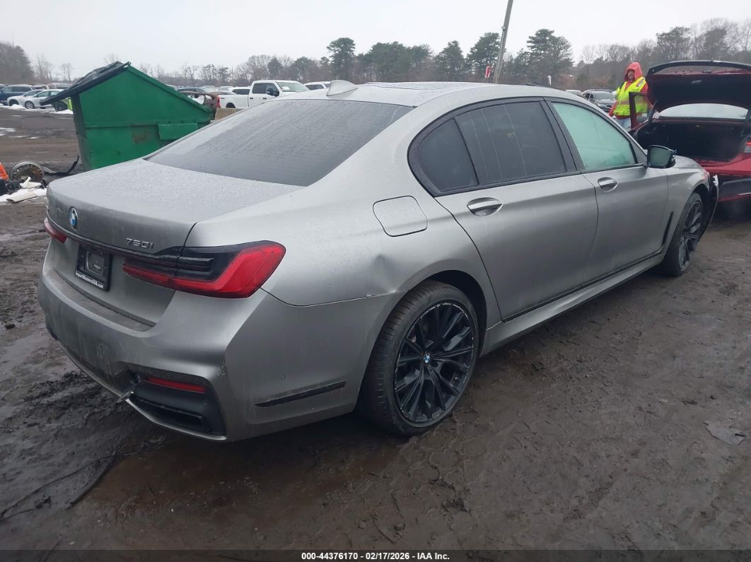 BMW 750 2022