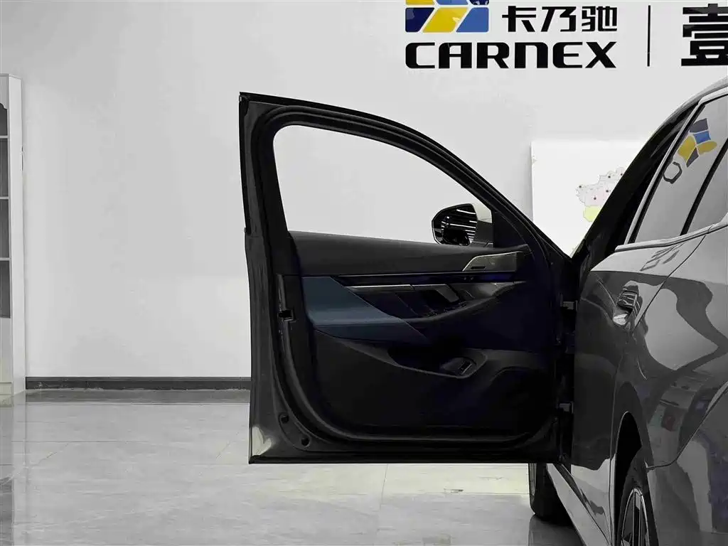 BMW i5 2024