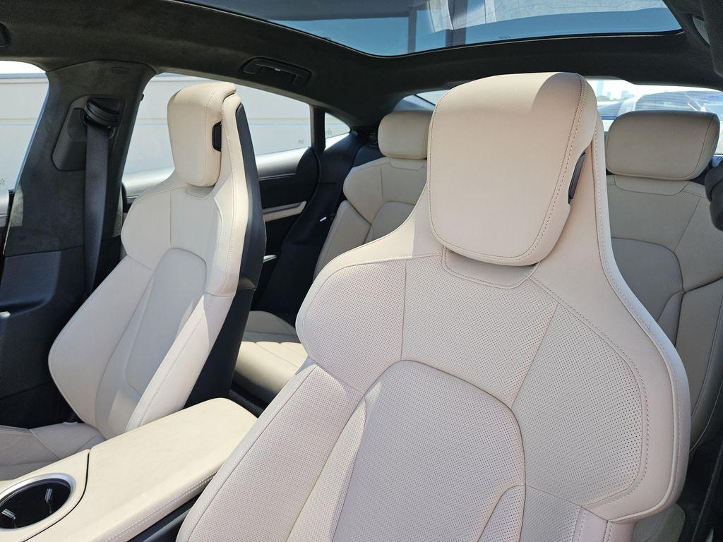 Porsche Taycan 2023