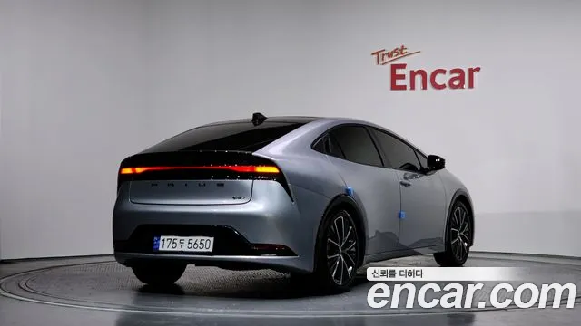 Toyota Prius 2024