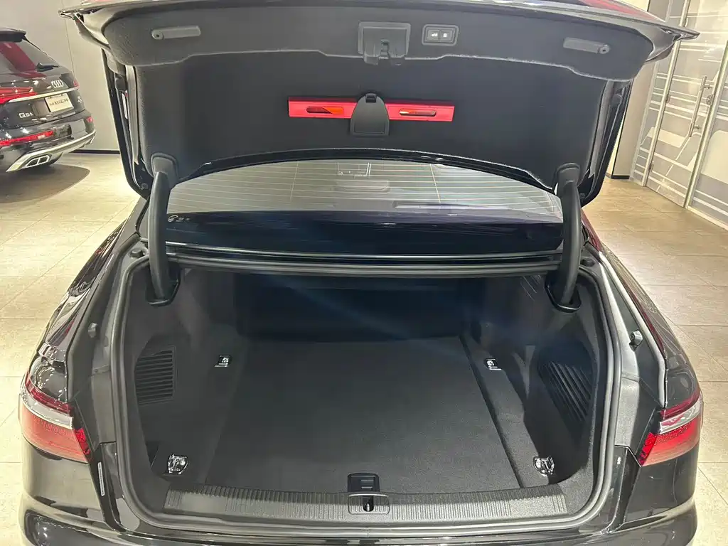 Audi A8 2022