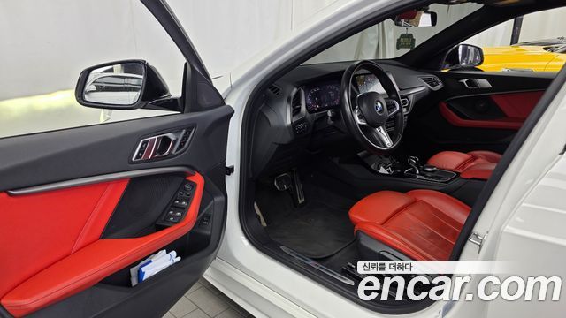 BMW 1 серии 2021
